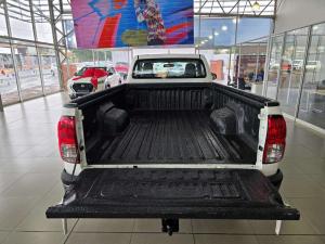 Toyota Hilux 2.4 GD-6 SR 4X4S/C - Image 5