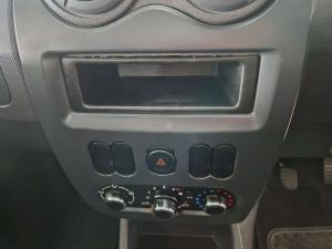 Nissan NP200 1.6 Safety PackS/C - Image 10
