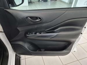 Nissan Navara 2.5DDTI PRO-4X 4X4 automatic D/C - Image 8