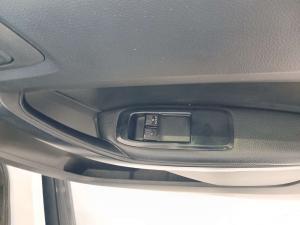 Ford Ranger 2.2TDCI XLS/C - Image 12