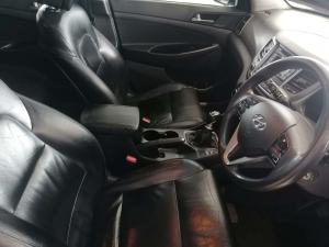 Hyundai Tucson 2.0 Premium - Image 11