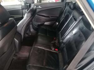 Hyundai Tucson 2.0 Premium - Image 12
