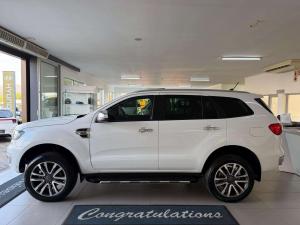 Ford Everest 2.0D BI-TURBO LTD 4X4 automatic - Image 4