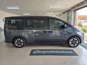Hyundai Staria 2.2D Luxury automatic - Image 8