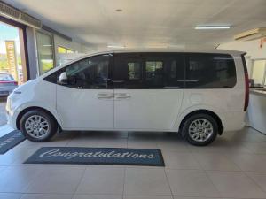 Hyundai Staria 2.2D Executive automatic - Image 4