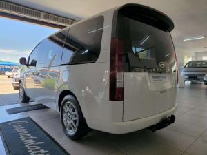 Hyundai Staria 2.2D Executive automatic - Image 5