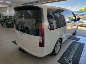 Hyundai Staria 2.2D Executive automatic - Image 9