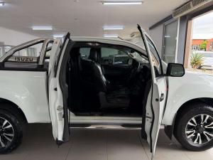 Isuzu KB 250D-TEQ HO HI RiderE/CAB - Image 9