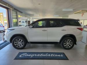 Toyota Fortuner 2.8GD-6 Raised Body automatic - Image 4