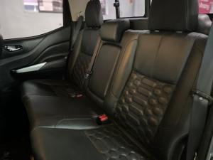 Nissan Navara 2.5DDTI LE/LE Plus automatic D/C - Image 12