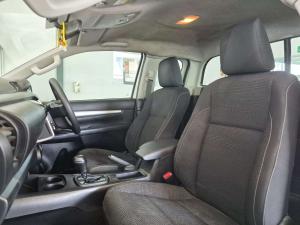 Toyota Hilux 2.4 GD-6 RB Raider automaticE/CAB - Image 11