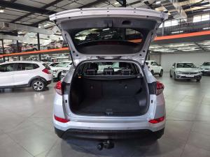 Hyundai Tucson 2.0 Elite automatic - Image 10