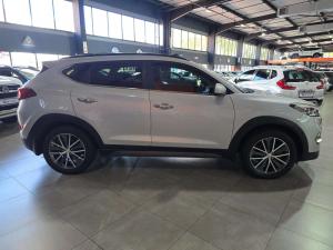 Hyundai Tucson 2.0 Elite automatic - Image 5