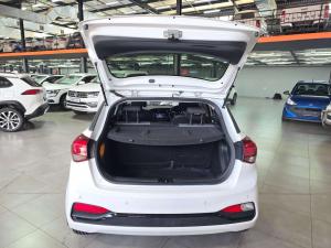 Hyundai i20 1.4 Fluid - Image 10