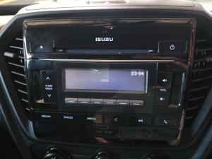 Isuzu D-MAX 1.9 Ddi HR L 4X4 S/C - Image 14