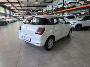 Suzuki Swift 1.2 GL - Image 6