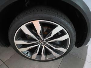 Volkswagen T-ROC 2.0 TSI 4M R-LINE DSG - Image 12