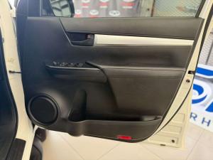 Toyota Hilux 2.4 GD-6 Raider 4X4 automaticD/C - Image 19