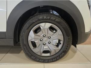 Mahindra XUV 3XO 1.2T MX3 manual - Image 10