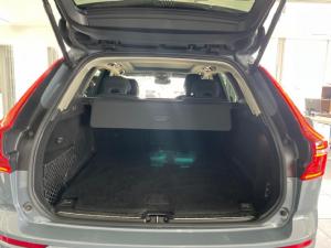 Volvo XC60 B5 AWD Plus Dark - Image 8
