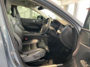 Volvo XC60 B5 AWD Plus Dark - Image 12