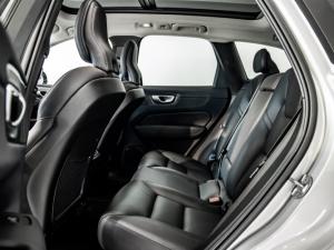 Volvo XC60 B5 AWD Plus Dark - Image 8