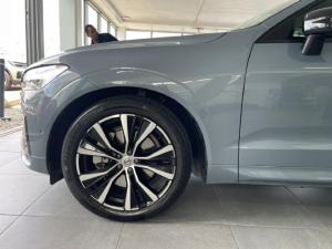 Volvo XC60 B5 AWD Plus Dark - Image 9
