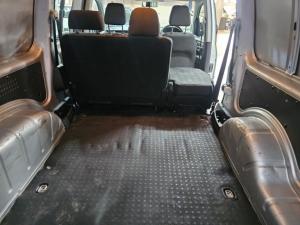 Volkswagen Caddy Maxi 2.0TDI crew bus - Image 10