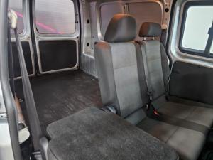 Volkswagen Caddy Maxi 2.0TDI crew bus - Image 9
