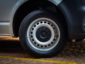 Volkswagen Transporter 2.0TDI single cab - Image 2