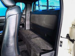 Toyota Hilux 2.8GD-6 Xtra cab Legend auto - Image 16