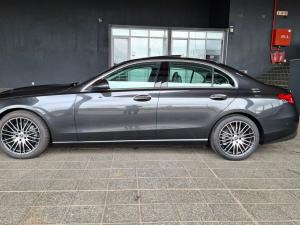 Mercedes-Benz C-Class C200 Avantgarde - Image 4