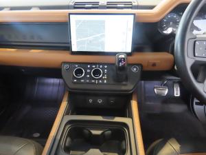 Land Rover Defender 90 P400 X - Image 10