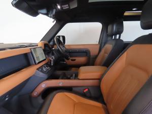 Land Rover Defender 90 P400 X - Image 14