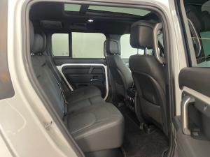 Land Rover Defender 110 D350 X-Dynamic HSE - Image 20