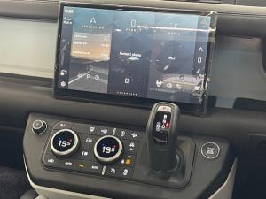 Land Rover Defender 110 D350 X-Dynamic HSE - Image 21