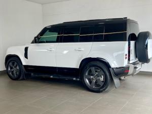 Land Rover Defender 110 D350 X-Dynamic HSE - Image 4