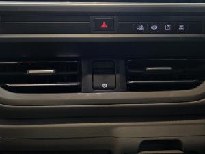 Volkswagen Transporter 2.0TDI Kombi SWB Life - Image 15