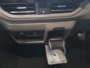 Volkswagen Transporter 2.0TDI Kombi SWB Life - Image 18