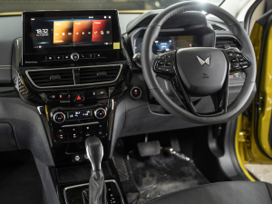 Mahindra XUV 3XO 1.2T AX7L - Image 21