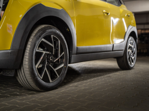 Mahindra XUV 3XO 1.2T AX7L - Image 23