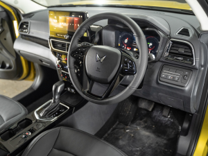 Mahindra XUV 3XO 1.2T AX7L - Image 27