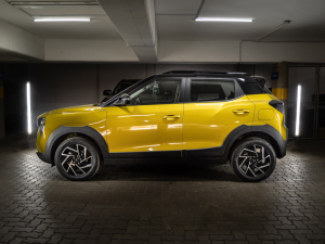 Mahindra XUV 3XO 1.2T AX7L - Image 2