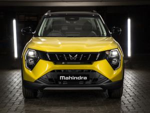 Mahindra XUV 3XO 1.2T AX7L - Image 4