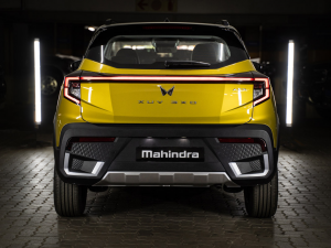 Mahindra XUV 3XO 1.2T AX7L - Image 5