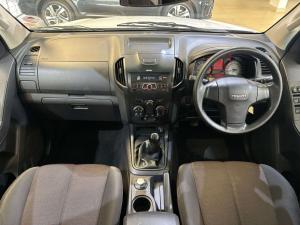Isuzu D-Max 250 double cab 4x4 Hi-Ride - Image 11