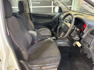 Isuzu D-Max 250 double cab 4x4 Hi-Ride - Image 12