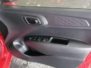 Hyundai Grand i10 1.0 Premium hatch - Image 16