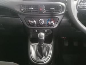 Hyundai Grand i10 1.0 Premium hatch - Image 24