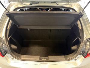 Suzuki Baleno 1.5 GLX auto - Image 13